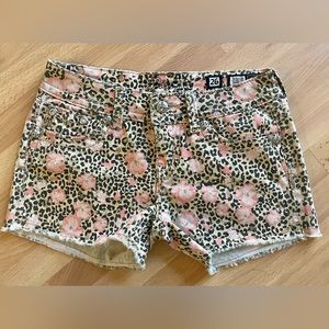 Miss Me Jean Shorts Cheetah Rose Print - NWOT Size 26.